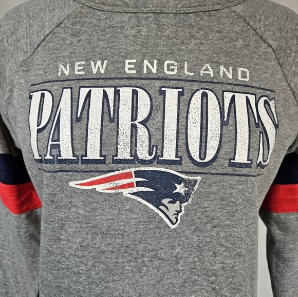 NWT NFL New England Patriots Crew Neck Raglan Sleeve Sweatshirt Size Small Women - Picture 3 of 9
